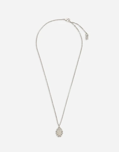 Pendant necklace with crystals