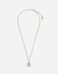 Pendant necklace with crystals