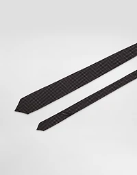 Micro-design jacquard tie