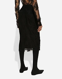 Lace pencil skirt with slit