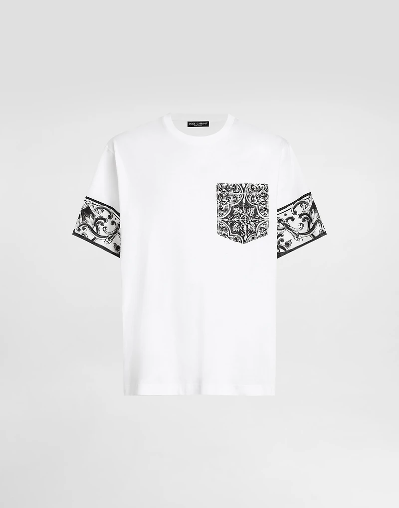 Short-sleeved t-shirt with majolica print