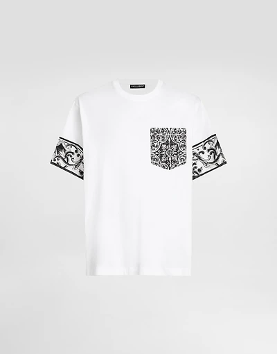 Short-sleeved t-shirt with majolica print
