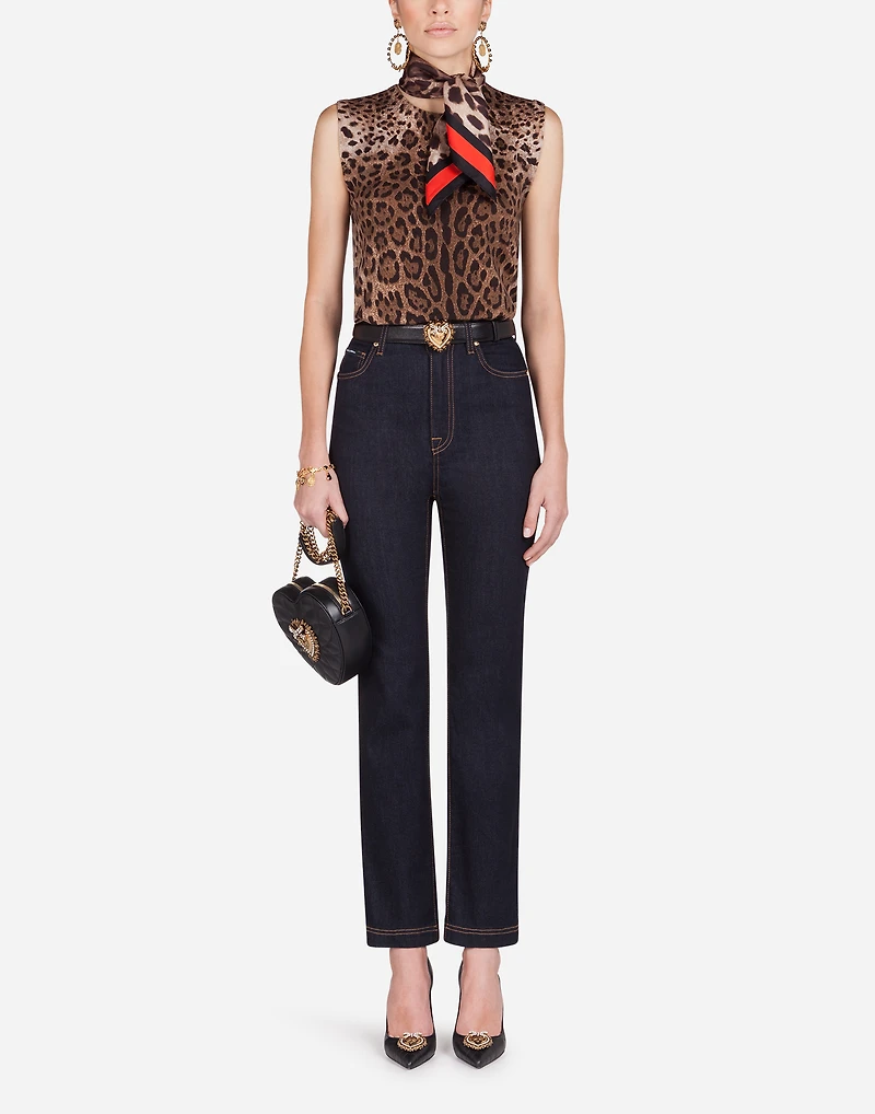 Sleeveless wool sweater with leopard print