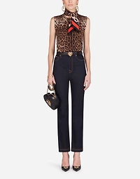 Sleeveless wool sweater with leopard print