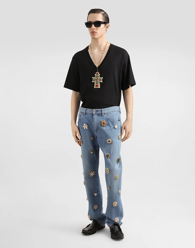 Cotton V-neck T-shirt with patch