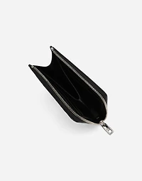 Calfskin card holder with raised logo