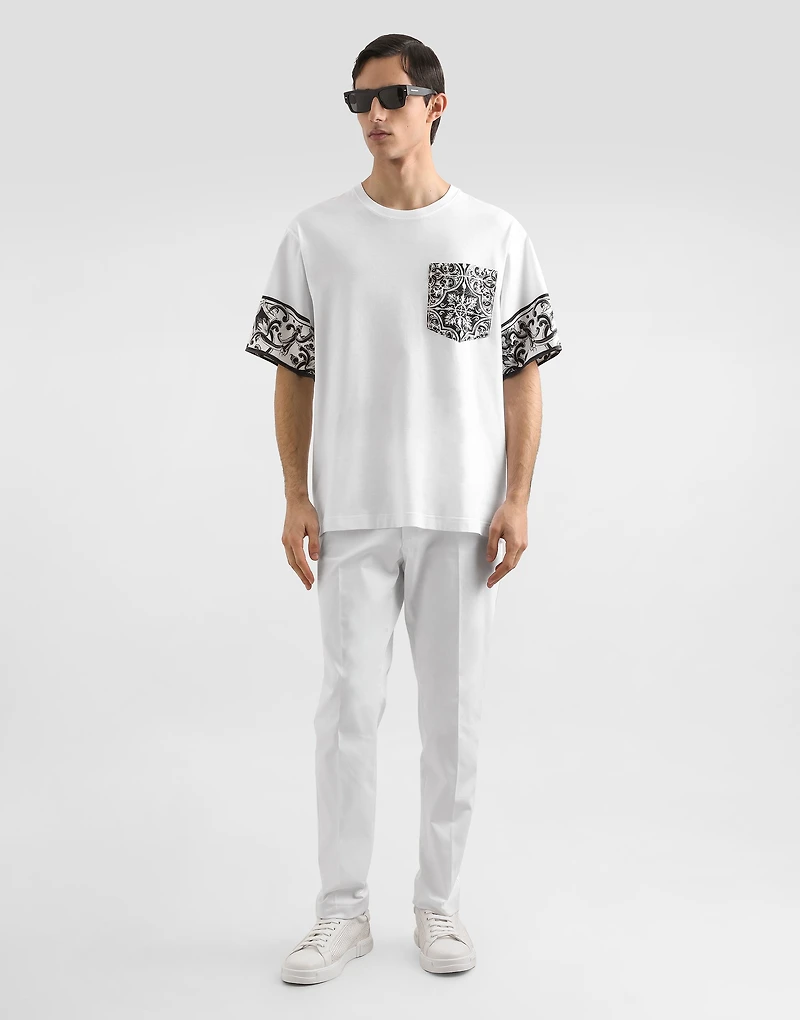 Short-sleeved t-shirt with majolica print