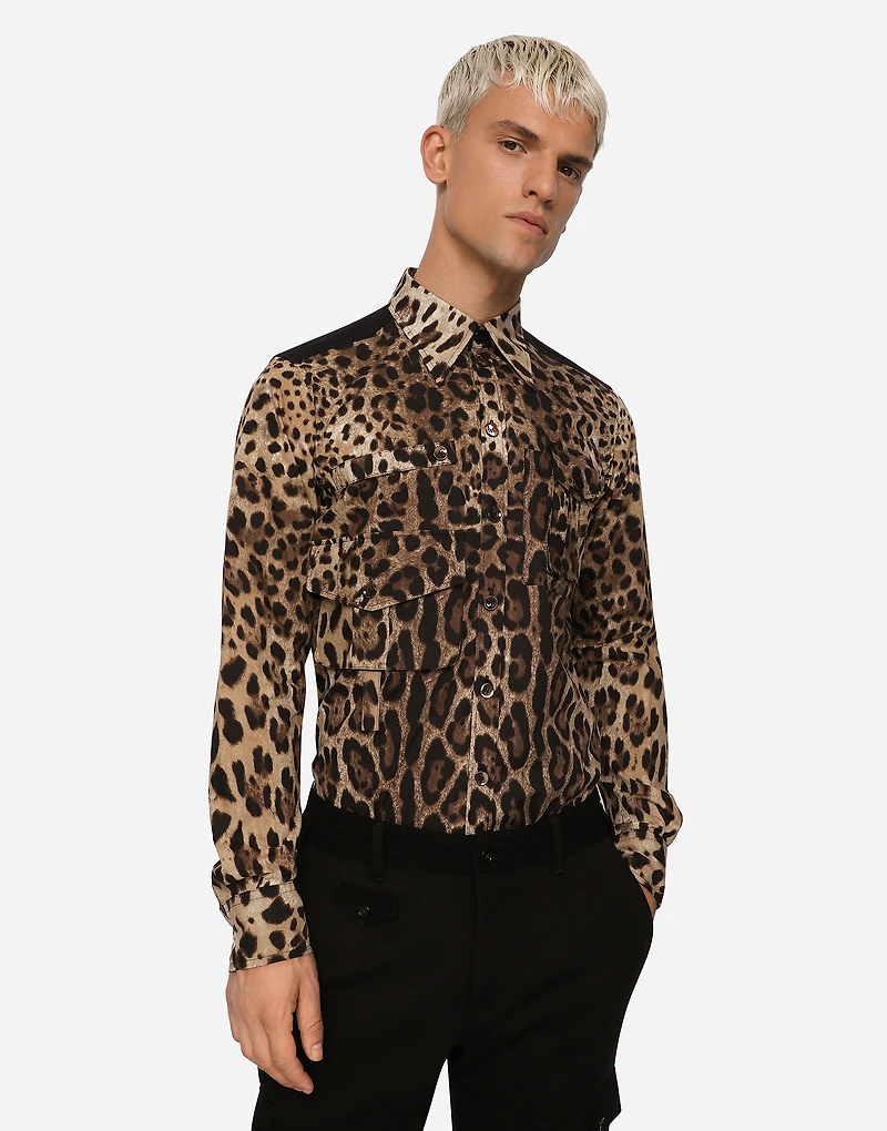 Leopard-print cotton shirt with multiple pockets