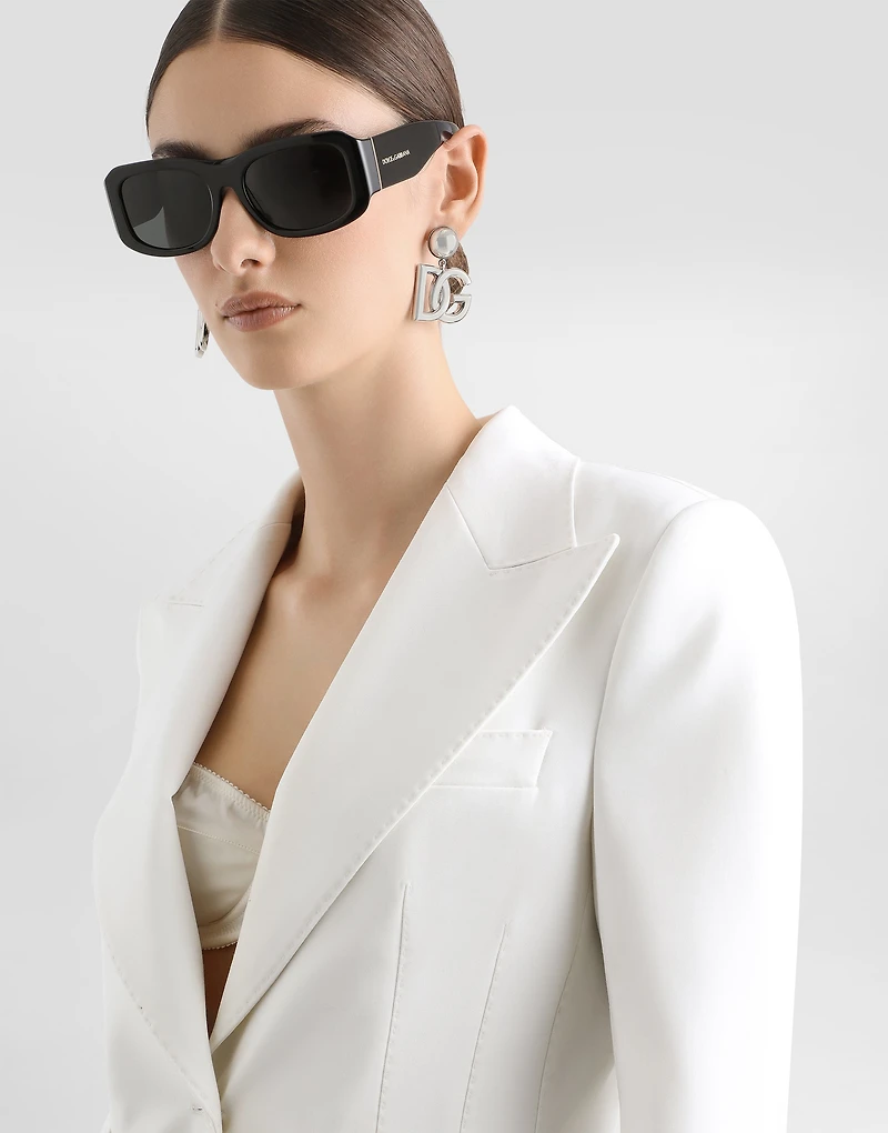 Single-breasted woolen Turlington blazer