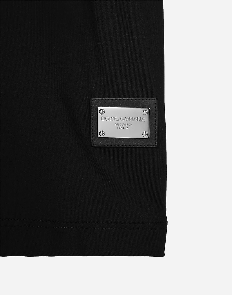 Asymmetrical top with cut-out