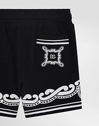 Piqué shorts with bandanna print