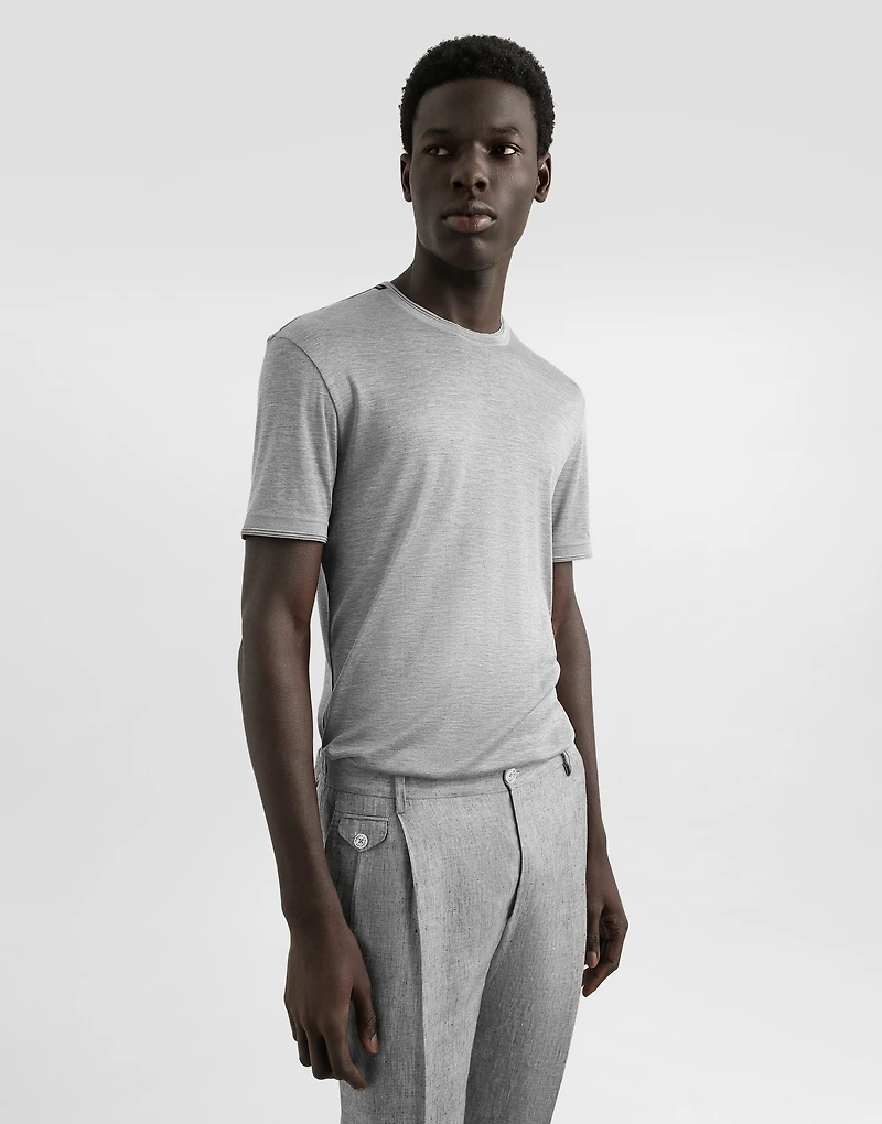Short-sleeved silk t-shirt