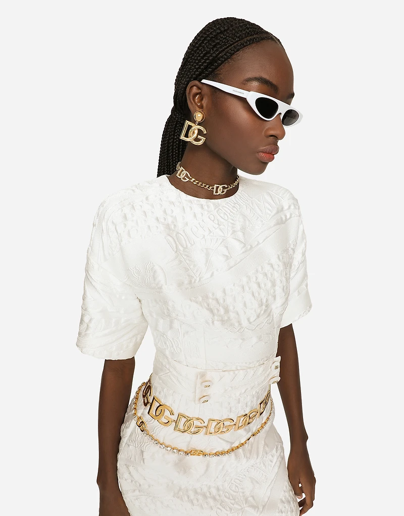 Short brocade dress with belt