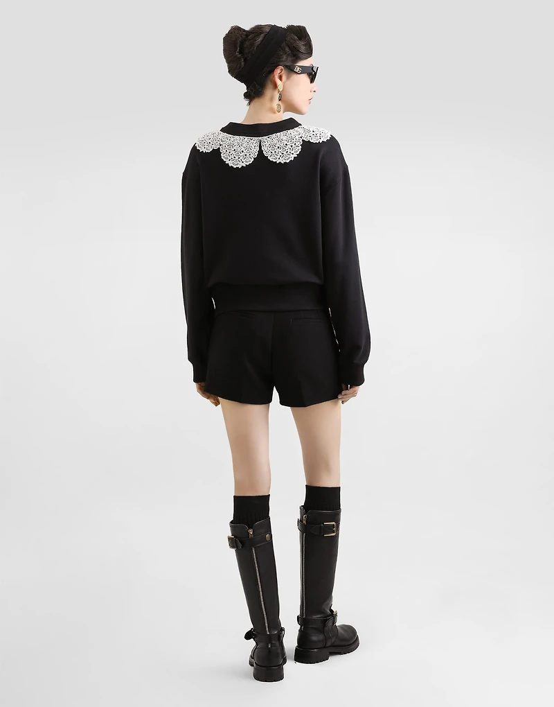 Sweatshirt with macramé and bow