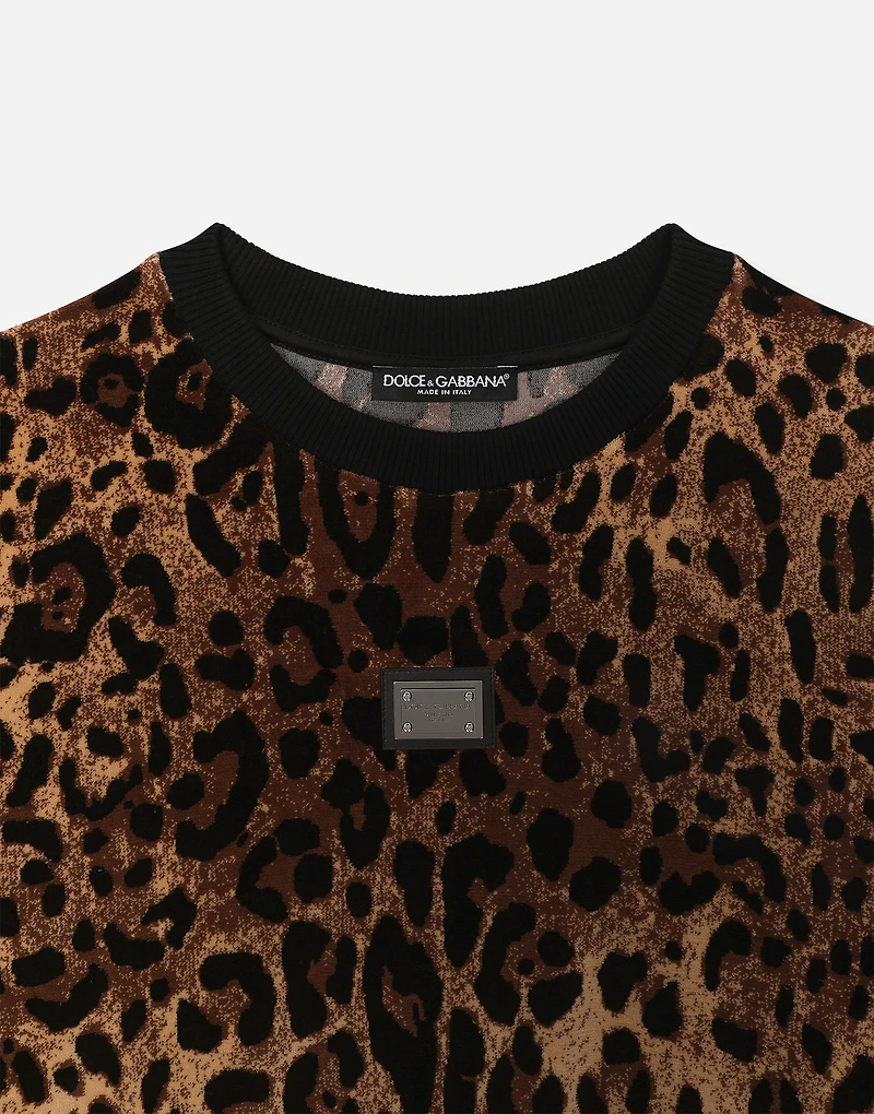 Round-neck chenille sweatshirt with jacquard leopard design