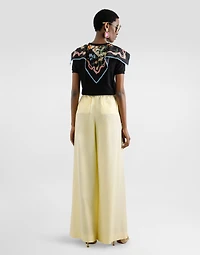 Short-sleeved t-shirt with foulard