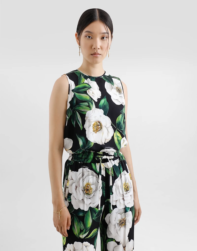 Sleeveless charmeuse top with gardenia print