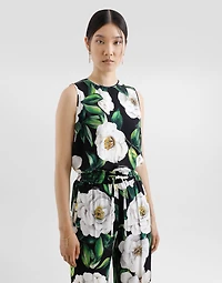 Sleeveless charmeuse top with gardenia print