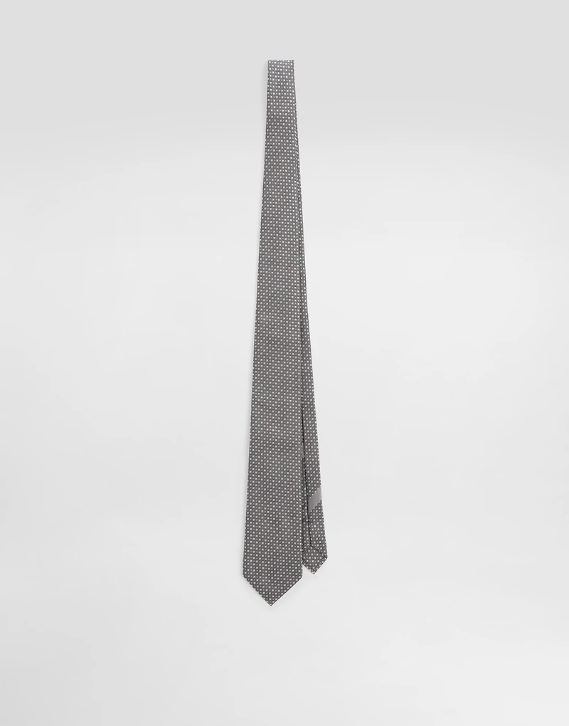 Micro-design jacquard tie