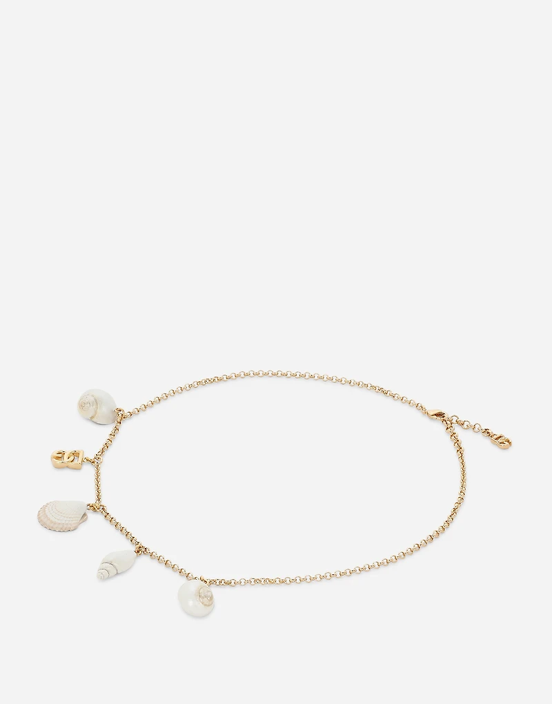 Necklace with DG logo and shells