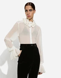 Georgette shirt with pleated cuffs and collar details