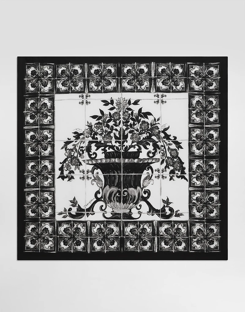 Majolica-print 70x70 silk scarf