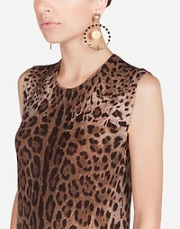 Sleeveless wool sweater with leopard print