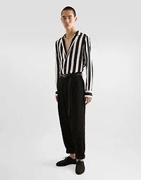 Long-sleeved V-neck shirt silk charmeuse