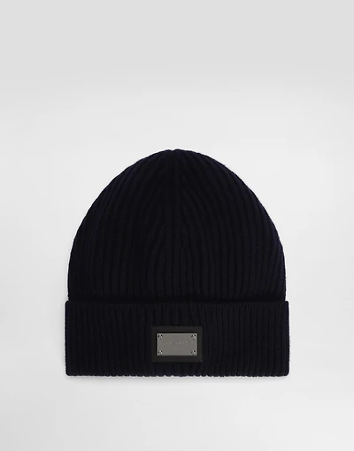 Cashmere and wool hat with branded tag