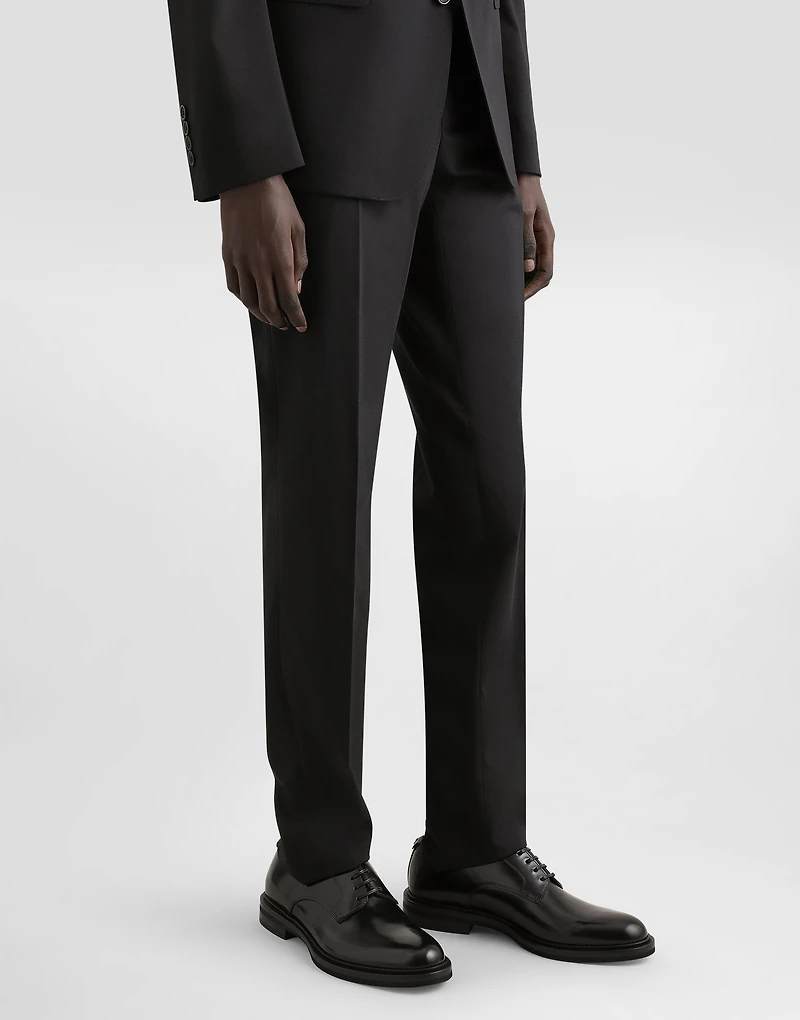 Stretch wool Martini-fit suit