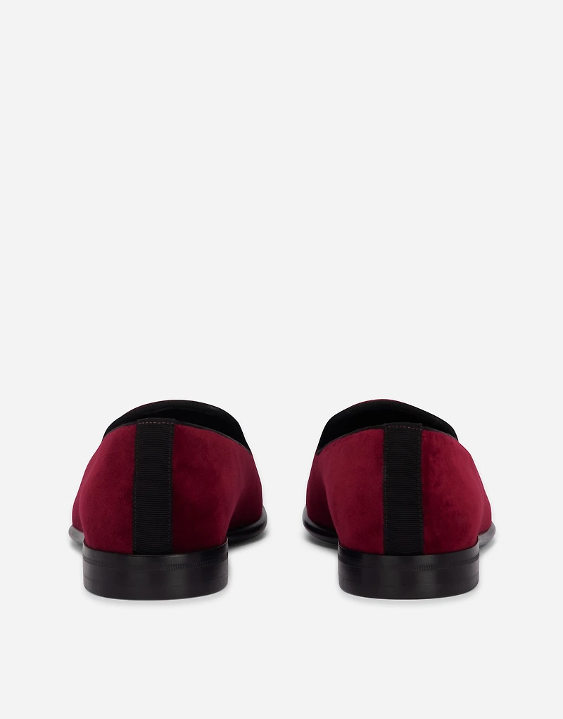 Velvet slippers with coat of arms embroidery