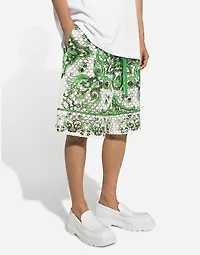 Crochet lace jogging shorts with majolica print
