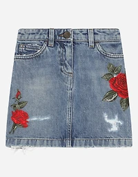 5-pocket short denim skirt with rose patch