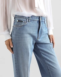 Loose denim jeans with pressed pleat