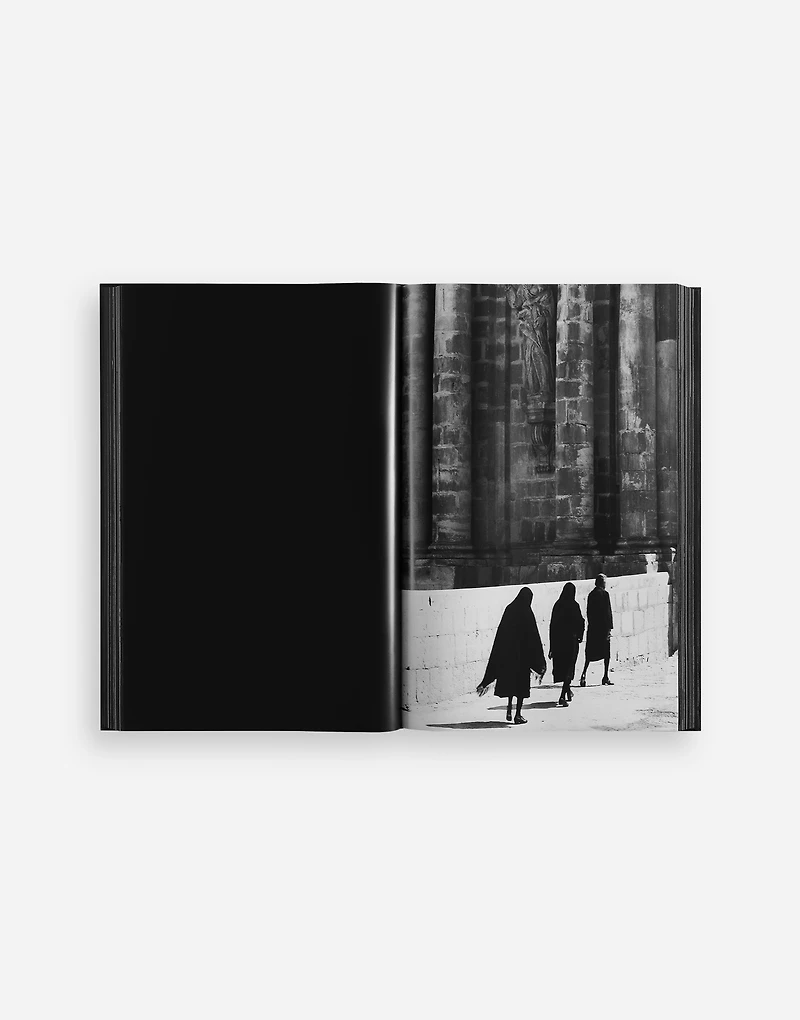 Nero: The Color of Dolce & Gabbana