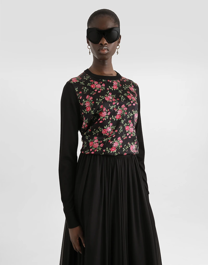 Small rose bouquets-print silk and satin pullover