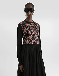 Small rose bouquets-print silk and satin pullover