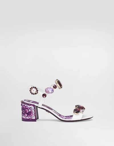 Patent leather sandal with jewel embroidery