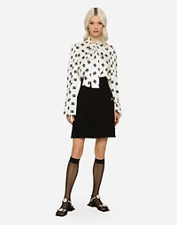 Rush-stitch skirt with side slit