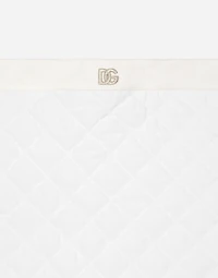 Quilted jacquard blanket with DG logo