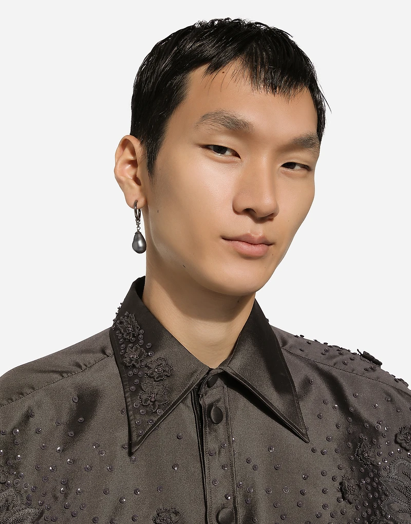Single creole earring with teardrop detail