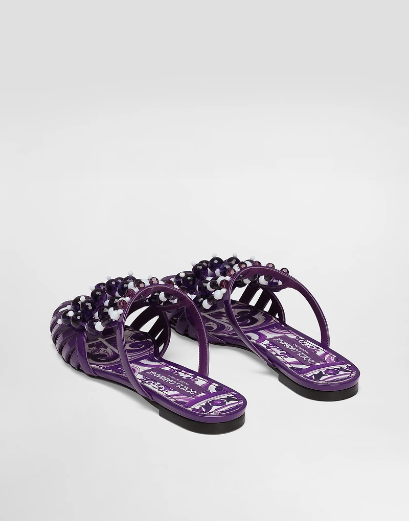 Patent leather sandal with stones