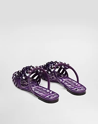 Patent leather sandal with stones