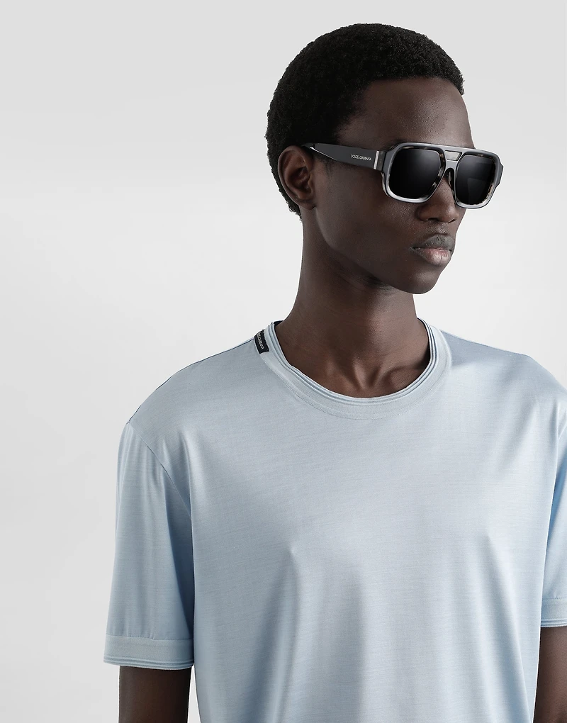 Short-sleeved silk t-shirt