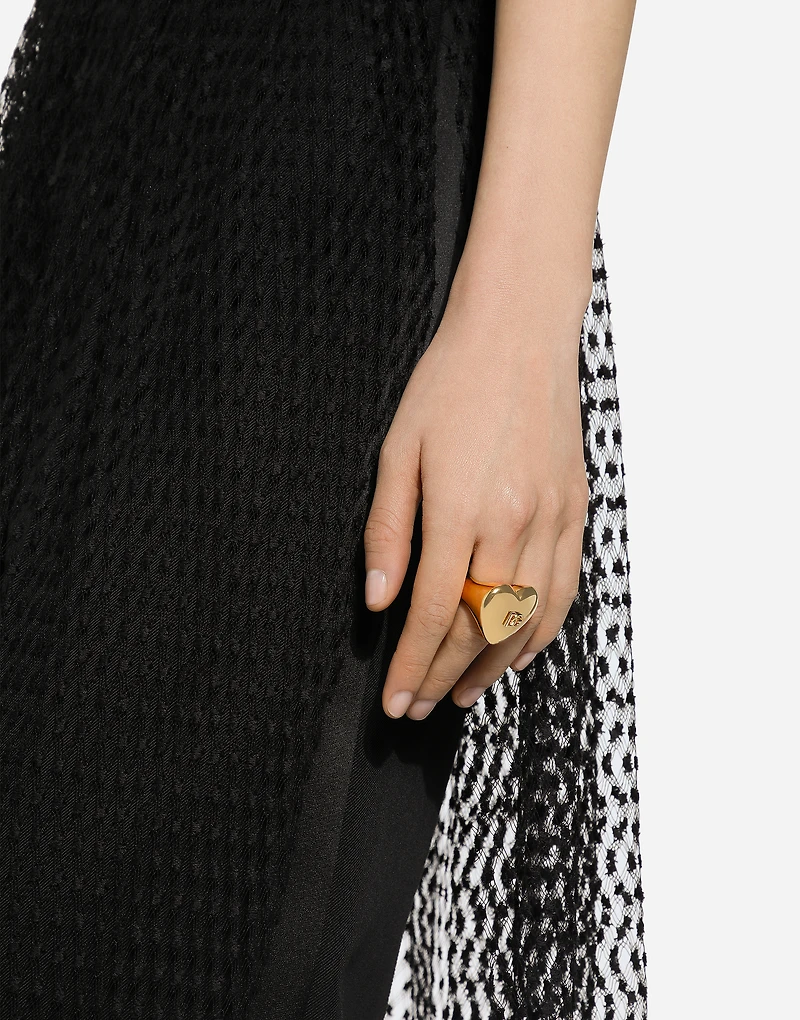 Heart ring with embossed DG logo