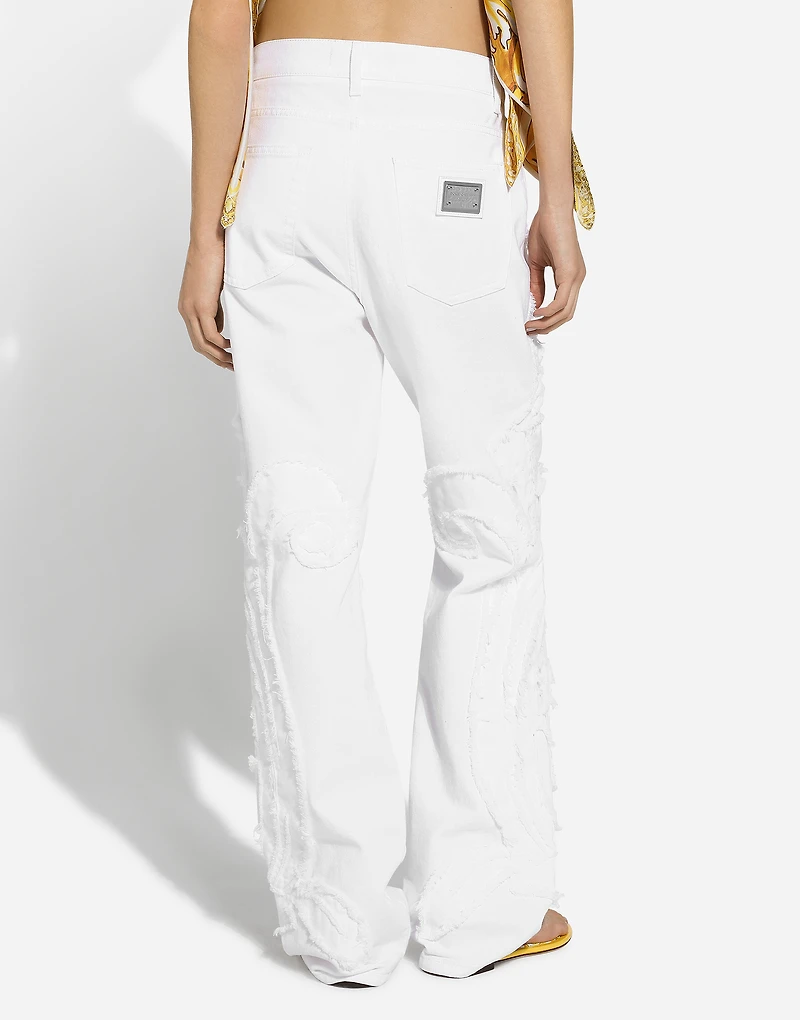 Boyfriend jeans with embroidery