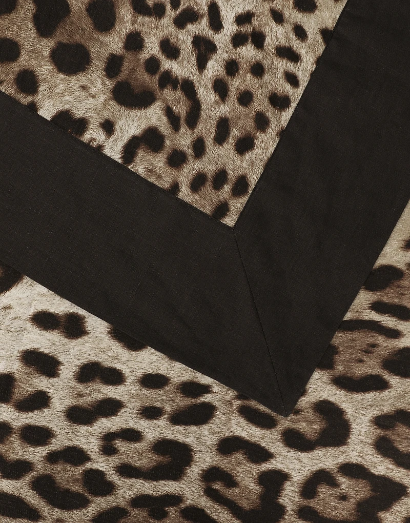 4–Seater Linen Tablecloth