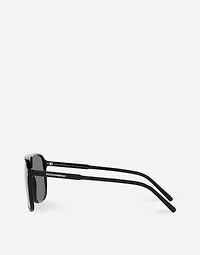 Thin profile sunglasses