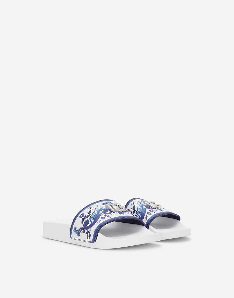 Majolica-print sliders with metal DG logo