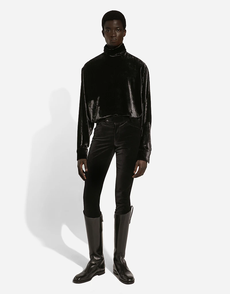 Loose velvet turtleneck with shirt cuffs